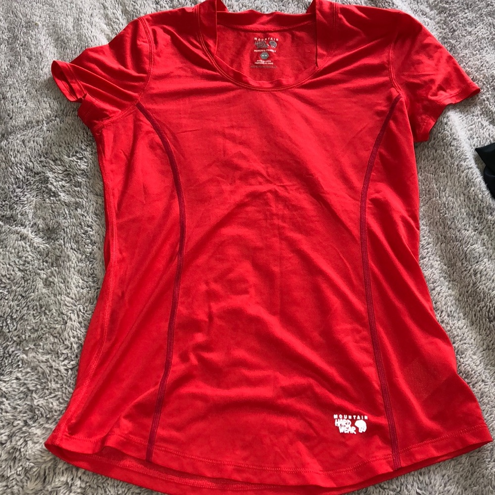 workout shirt